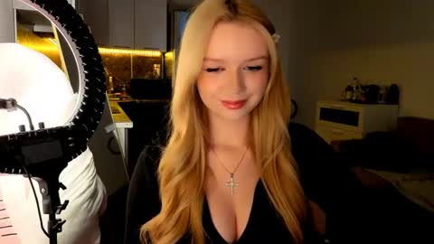 Snapshot of meliss_ss chatting on July 2026 05:15:01 PM Mel or Lissa 3 Welcome here online show from July 2026 05:15:01 PM