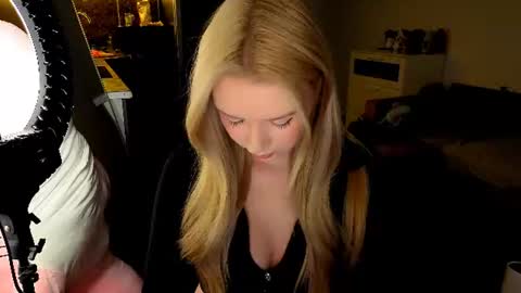 Snapshot of meliss_ss chatting on July 2026 07:00:02 PM Mel or Lissa 3 Welcome here online show from July 2026 07:00:02 PM