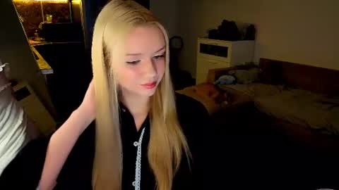 Snapshot of meliss_ss chatting on July 2026 06:53:01 PM Mel or Lissa 3 Welcome here online show from July 2026 06:53:01 PM