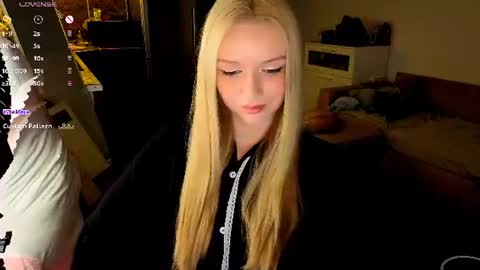Snapshot of meliss_ss chatting on July 2026 07:39:01 PM Mel or Lissa 3 Welcome here online show from July 2026 07:39:01 PM