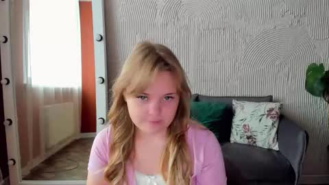 Snapshot of melissa_199 chatting on September 2025 07:23:01 AM Sophia online show from September 2025 07:23:01 AM