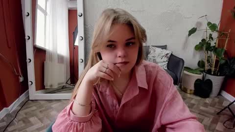 Sophia online show from November 2025 07:30:01 AM