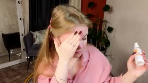 Sophia online show from April 2026 05:27:02 AM