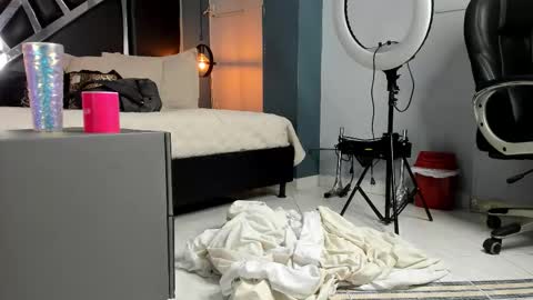 Snapshot of melissa_23_ chatting on November 2025 11:43:01 AM melissa_23_ online show from November 2025 11:43:01 AM