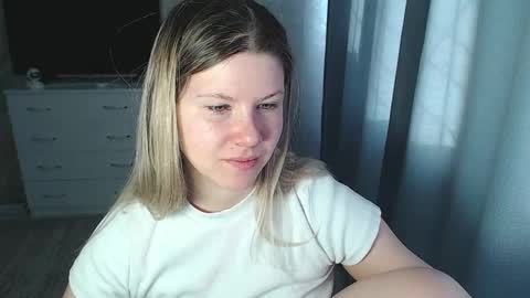 Snapshot of melissa__ray chatting on February 2025 10:09:02 AM Melissa Ray online show from February 2025 10:09:02 AM