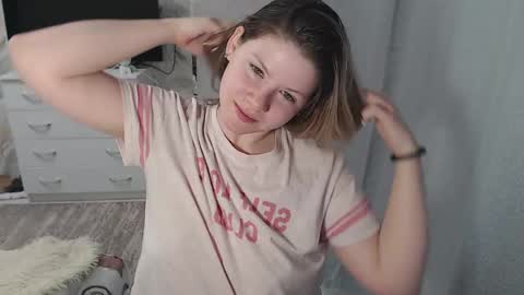 Snapshot of melissa__ray chatting on February 2025 02:40:01 AM Melissa Ray online show from February 2025 02:40:01 AM