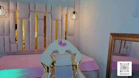 Lissa  online show from December 2025 06:58:02 PM