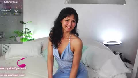 Hot Milf Melissa  ONLINE  Mon  Tue  Wed  Fr  Sun  - 9pm - 6amUTC3 online show from December 2024 04:06:01 PM