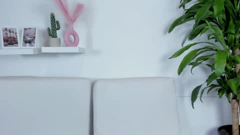 Melissa online show from February 2025 07:49:01 AM