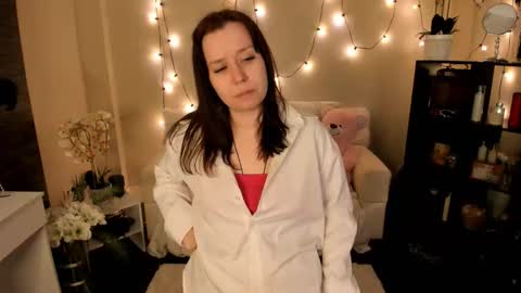 Lili  STREAMS EVERY DAY online show from February 2026 08:33:02 AM