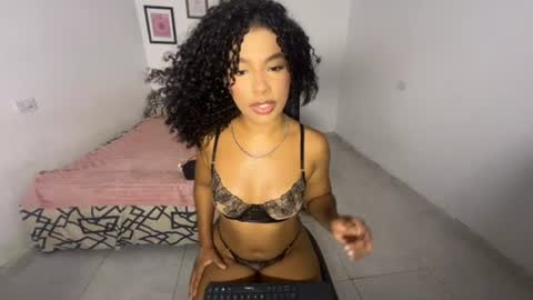 mell_rossi online show from June 2026 06:54:02 PM