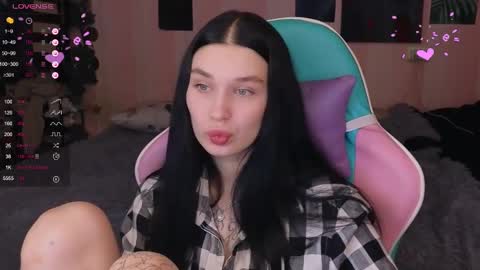 Snapshot of mella_freya chatting on January 2025 09:37:01 PM Freya IM NONUDE online show from January 2025 09:37:01 PM
