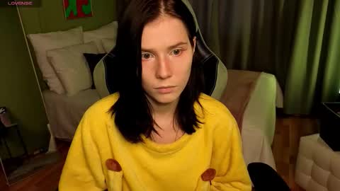 Snapshot of mellhyees chatting on November 2025 12:16:01 PM mellhyees online show from November 2025 12:16:01 PM