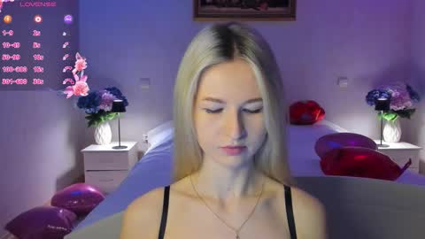 Snapshot of mellina_tey chatting on February 2026 08:15:01 PM Mellina online show from February 2026 08:15:01 PM