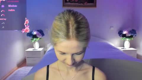 Snapshot of mellina_tey chatting on February 2026 08:39:01 PM Mellina online show from February 2026 08:39:01 PM