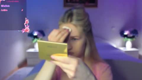 Snapshot of mellina_tey chatting on February 2026 09:13:02 PM Mellina online show from February 2026 09:13:02 PM