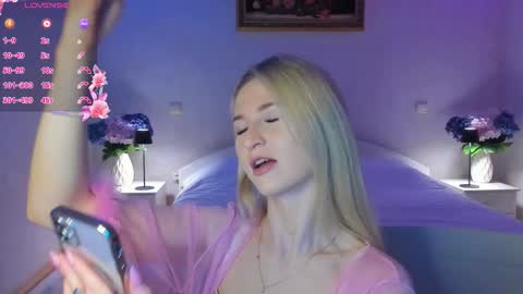 Snapshot of mellina_tey chatting on March 2026 08:37:01 PM Mellina online show from March 2026 08:37:01 PM