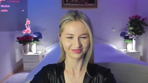 Snapshot of mellina_tey chatting on March 2026 10:28:01 PM Mellina online show from March 2026 10:28:01 PM