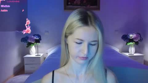 Snapshot of mellina_tey chatting on March 2026 09:31:01 PM Mellina online show from March 2026 09:31:01 PM