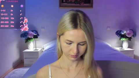 Snapshot of mellina_tey chatting on March 2026 09:42:01 PM Mellina online show from March 2026 09:42:01 PM