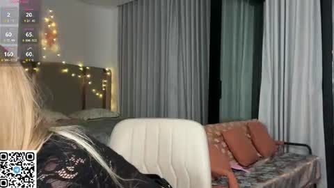 Snapshot of mellisssa_xo chatting on June 2026 01:17:02 PM lily Alice online show from June 2026 01:17:02 PM