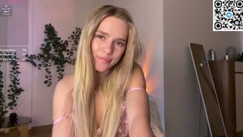 Snapshot of mellisssa_xo chatting on July 2026 04:39:33 PM lily Alice online show from July 2026 04:39:33 PM