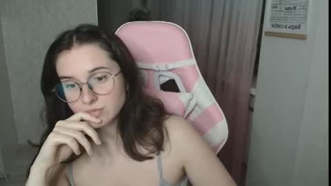 Snapshot of mellonmayre chatting on June 2026 08:43:01 PM mellonmayre online show from June 2026 08:43:01 PM
