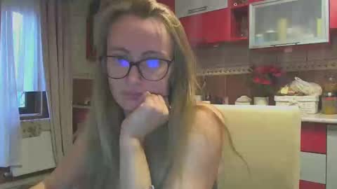 Snapshot of melly_rosey chatting on January 2025 08:24:01 AM Melly online show from January 2025 08:24:01 AM