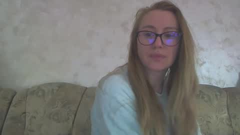 Snapshot of melly_rosey chatting on February 2025 08:16:01 AM Melly online show from February 2025 08:16:01 AM