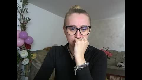 Snapshot of melly_rosey chatting on February 2026 08:54:01 AM Melly online show from February 2026 08:54:01 AM