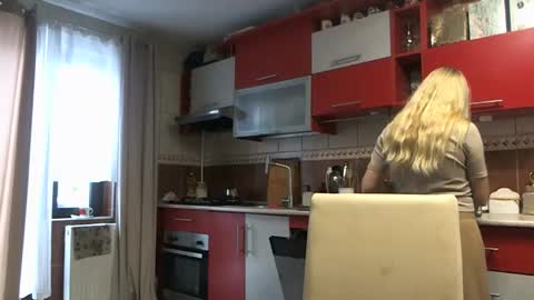 Snapshot of melly_rosey chatting on February 2026 08:12:01 AM Melly online show from February 2026 08:12:01 AM