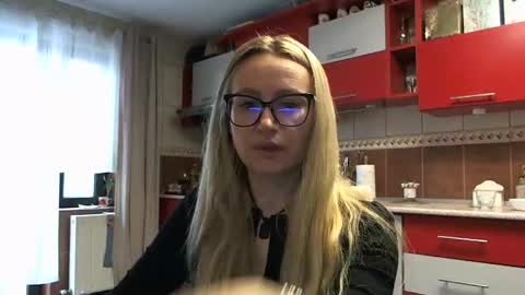 Snapshot of melly_rosey chatting on February 2026 08:02:02 AM Melly online show from February 2026 08:02:02 AM