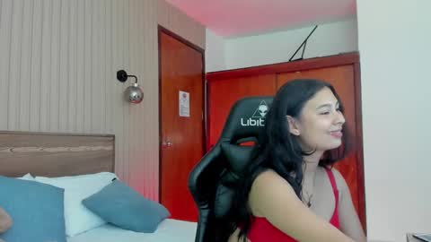 Snapshot of melody_flowers chatting on December 2024 02:01:01 PM Melody online show from December 2024 02:01:01 PM