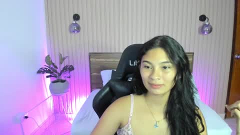 Snapshot of melody_flowers chatting on January 2025 04:00:01 PM Melody online show from January 2025 04:00:01 PM