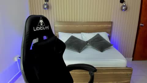 Snapshot of melody_flowers chatting on January 2025 12:09:02 PM Melody online show from January 2025 12:09:02 PM