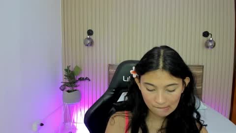 Snapshot of melody_flowers chatting on January 2025 03:15:01 PM Melody online show from January 2025 03:15:01 PM