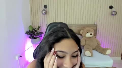 Snapshot of melody_flowers chatting on February 2025 03:48:02 PM Melody online show from February 2025 03:48:02 PM