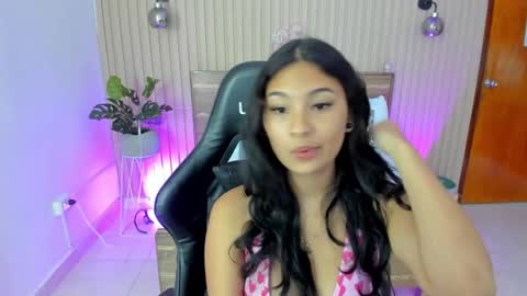 Snapshot of melody_flowers chatting on March 2025 12:23:02 PM Melody online show from March 2025 12:23:02 PM