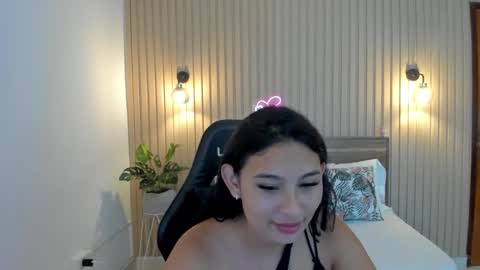 Snapshot of melody_flowers chatting on March 2025 03:24:01 PM Melody online show from March 2025 03:24:01 PM