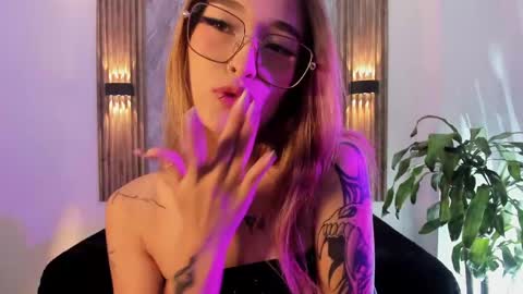 melodylanee online show from June 2026 11:04:02 AM