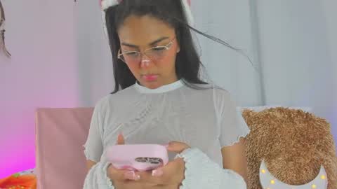 Snapshot of melodymoore_ chatting on June 2026 01:19:02 AM Melody online show from June 2026 01:19:02 AM
