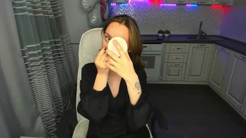 Snapshot of melodyoflovee chatting on February 2025 03:45:01 AM Kaylie online show from February 2025 03:45:01 AM