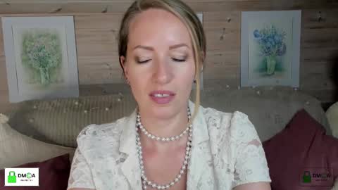 Snapshot of melodyys chatting on September 2025 03:13:01 PM Melody My schedule this week Wednesday Thursday Sunday online show from September 2025 03:13:01 PM