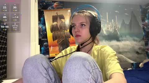 Hi Im Aria 18 years old online show from December 2025 03:30:01 PM