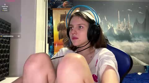 Snapshot of melonygriffen chatting on February 2026 05:35:02 PM Hi Im Aria 18 years old online show from February 2026 05:35:02 PM