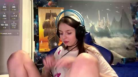 Snapshot of melonygriffen chatting on February 2026 05:03:02 PM Hi Im Aria 18 years old online show from February 2026 05:03:02 PM