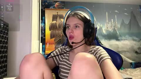 Snapshot of melonygriffen chatting on February 2026 04:05:02 PM Hi Im Aria 18 years old online show from February 2026 04:05:02 PM