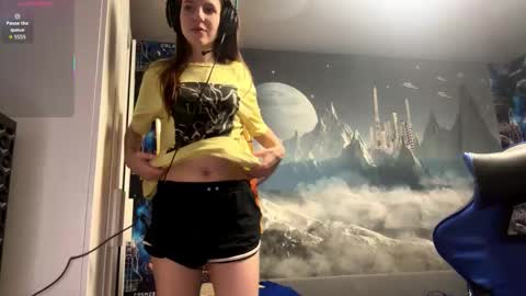 Snapshot of melonygriffen chatting on February 2026 05:57:02 PM Hi Im Aria 18 years old online show from February 2026 05:57:02 PM