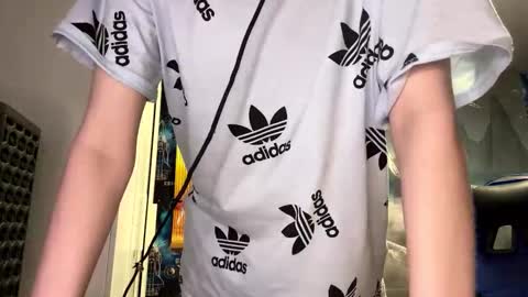 Snapshot of melonygriffen chatting on March 2026 12:22:02 PM Hi Im Aria 18 years old online show from March 2026 12:22:02 PM