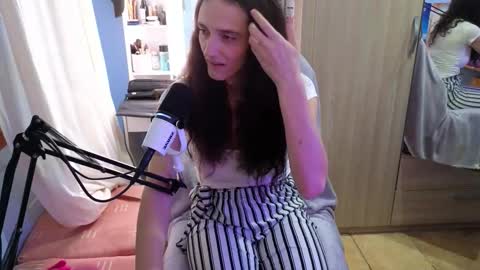 Megumi  Aina online show from October 2025 05:30:01 PM